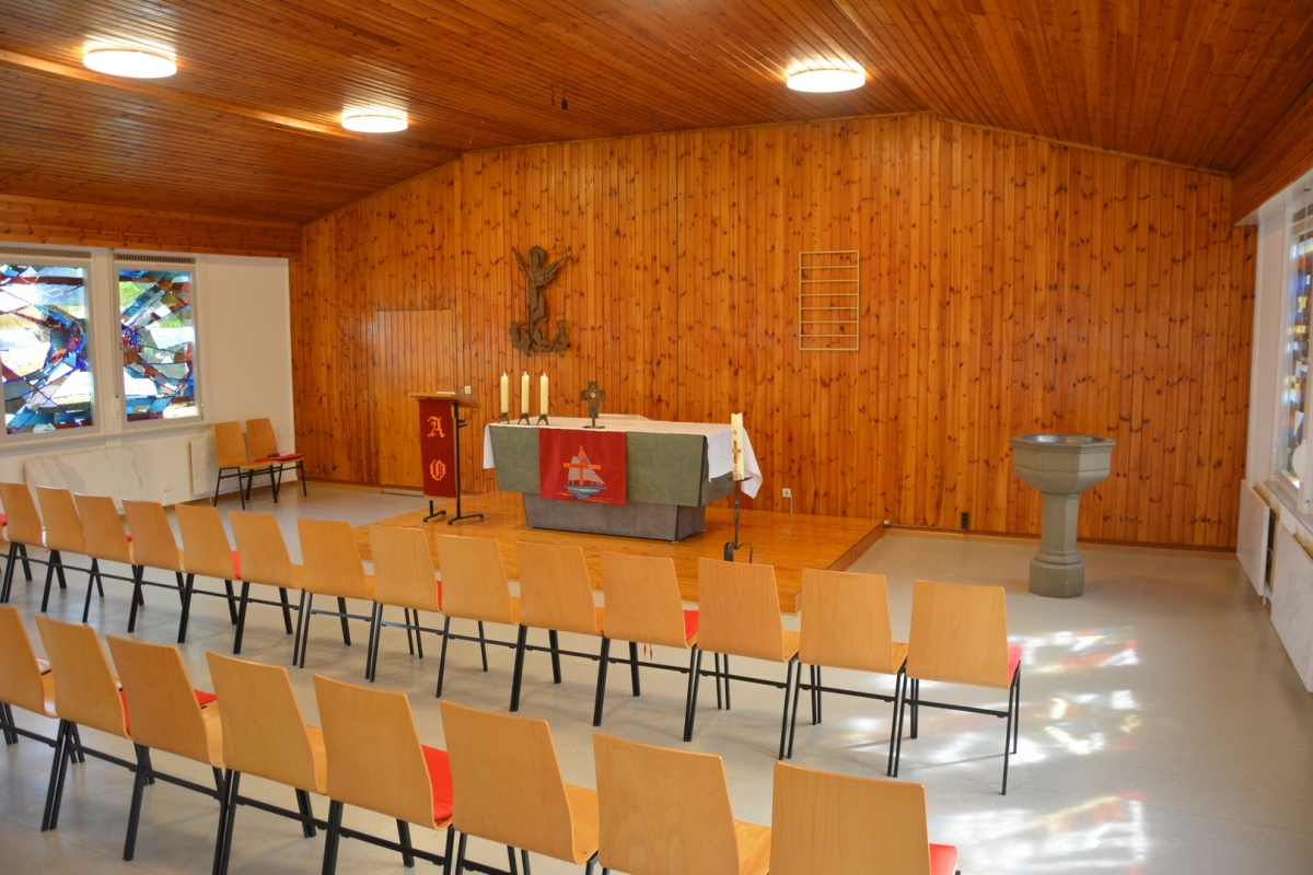 https://www.badkissingen-evangelisch.de/sites/www.badkissingen-evangelisch.de/files/bilder/Orte/Oerlenbach/Oerlenbach-Friedenskirche-innen-2017-08-a.jpg