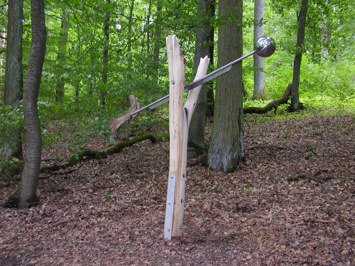 Kunstwerk 04-Balance-auf dem Weg der Besinnung in Bad Kissingen, Künstler Helmut Droll, Foto Brigitte Droll